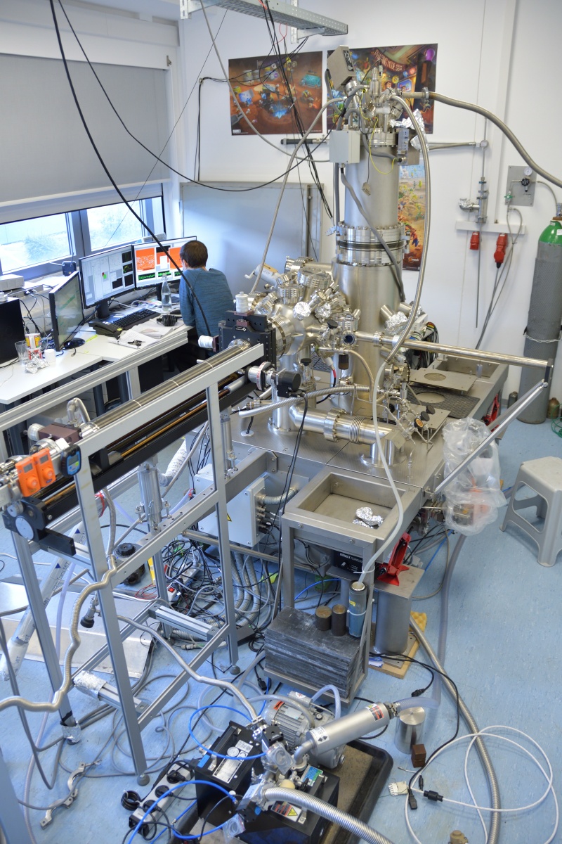 Tieftemperatur-STM/AFM Scienta Omicron (AG Schirmeisen)