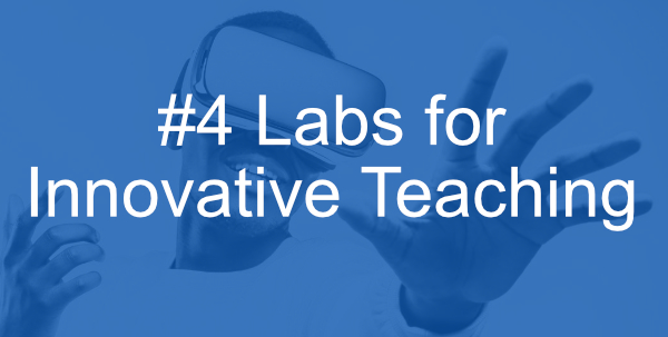 Banner mit der Aufschrift '#4 Labs for Innovative Teaching' in weißer Schrift auf einem blauen Overlay. Darunter sieht man eine Person, die eine VR-Brille trägt und lächelt. Dieses Bild dient als Hyperlink zur Unterseite der Maßnahme #4 Labs for Innovative Teaching.